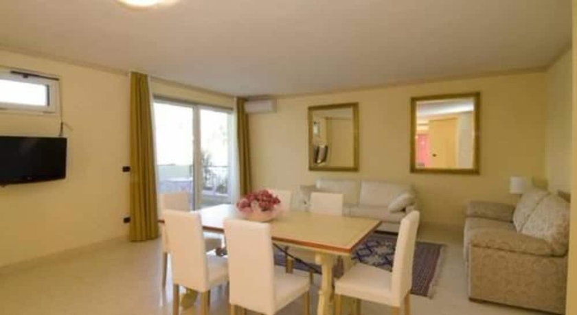 Imagen de la habitación del Hotel Relais Du Lac, Desenzano del Garda. Foto 4