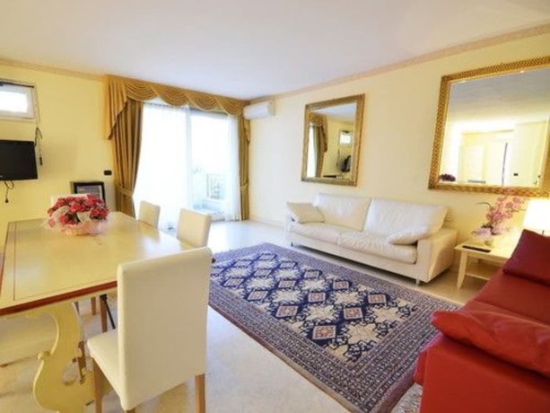 Imagen de la habitación del Hotel Relais Du Lac, Desenzano del Garda. Foto 14