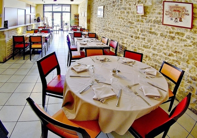 Imagen del bar/restaurante del Hotel Relais Du Lac, Longeau-Percey. Foto 5