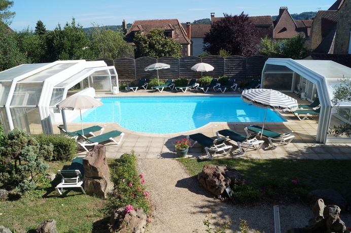 Imagen de la piscina del Hotel Relais Du P&eacute;rigord Noir. Foto 19