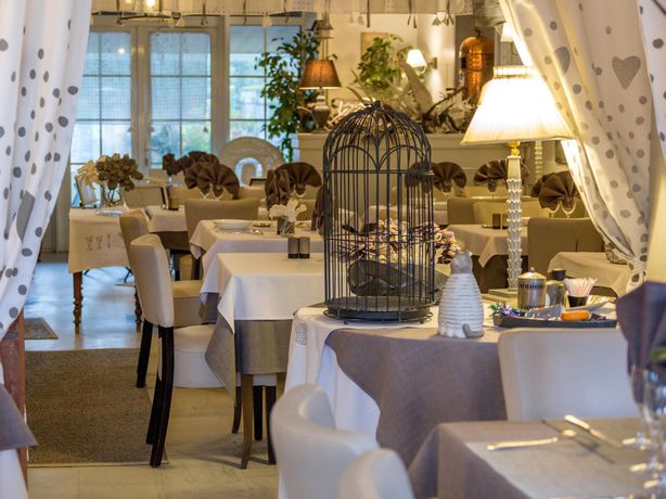 Imagen del bar/restaurante del Hotel Relais Du Quercy. Foto 9