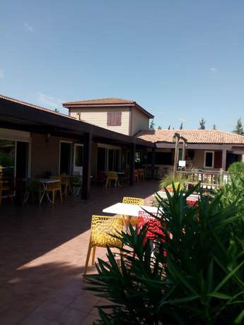 Imagen del bar/restaurante del Hotel Relais Du Salagou. Foto 3