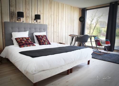 Imagen de la habitación del Hotel Relais Du Silence Château Du Bois Guy. Foto 5