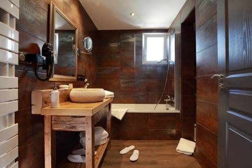 Imagen de la habitación del Hotel Relais Du Silence Le Manoir Des Montagnes. Foto 16