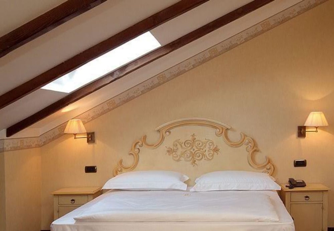 Imagen de la habitación del Hotel Relais Ducale Spa and Pool. Foto 9
