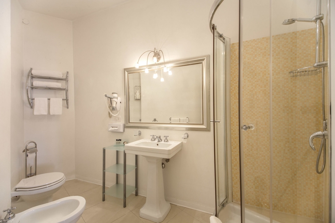 Imagen de la habitación del Hotel Relais Fontana Di Trevi. Foto 8