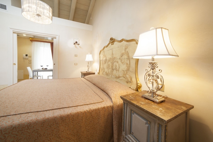 Imagen de la habitación del Hotel Relais Fra Lorenzo. Foto 15