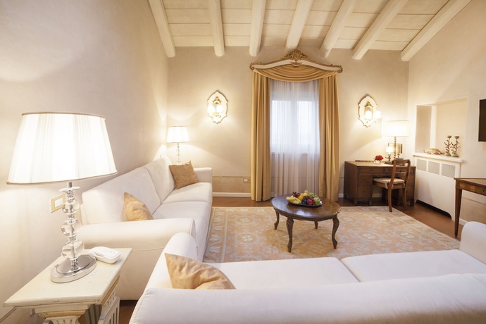 Imagen de la habitación del Hotel Relais Fra Lorenzo. Foto 17