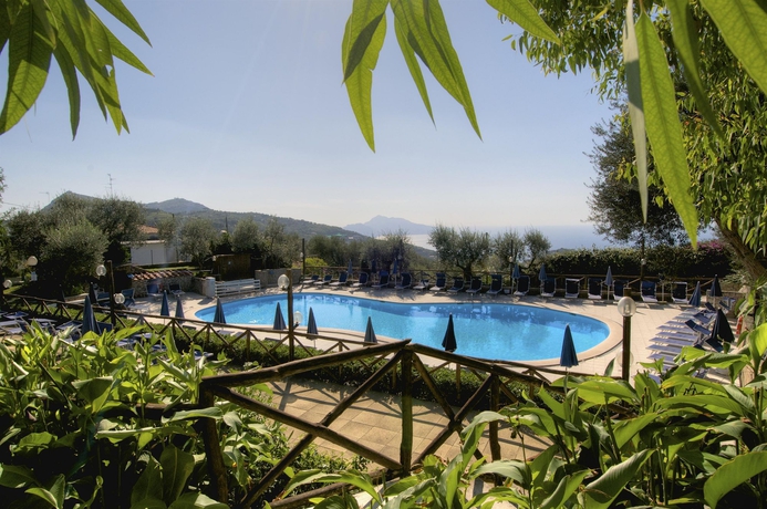 Imagen de la piscina del Hotel Relais Freedom Club. Foto 13