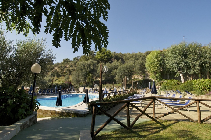 Imagen de la piscina del Hotel Relais Freedom Club. Foto 14