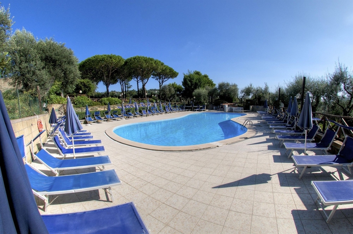 Imagen de la piscina del Hotel Relais Freedom Club. Foto 15