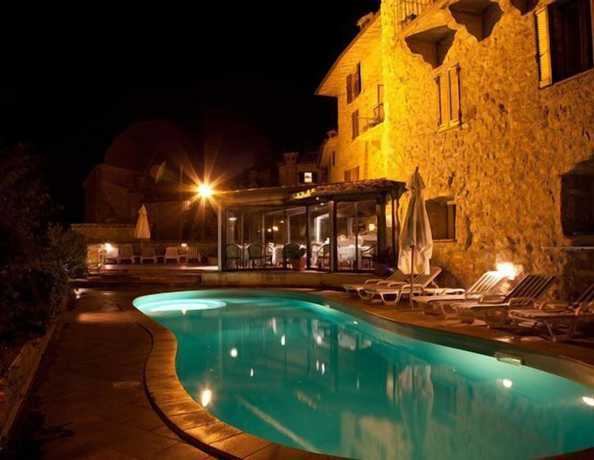 Imagen de la piscina del Hotel Relais La Fattoria, Passignano Sul Trasimeno. Foto 20