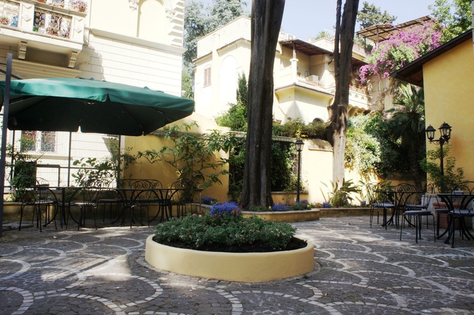 Imagen de los exteriores del Hotel Relais Patrizi. Foto 10