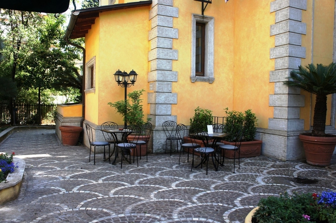 Imagen de los exteriores del Hotel Relais Patrizi. Foto 11