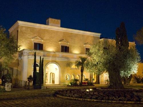 Imagen de la habitación del Hotel Relais Reggia Domizia. Foto 2