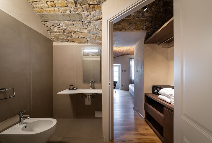 Imagen de la habitación del Hotel Relais San Vigilio al Castello. Foto 3