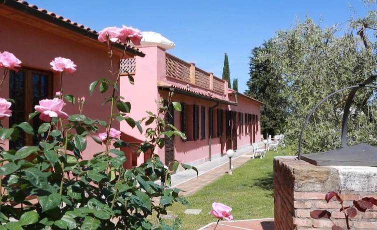 Imagen de los exteriores del Hotel Relais Santa Genoveffa. Foto 13