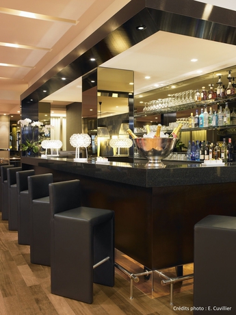 Imagen del bar/restaurante del Hotel Relais Spa Val D'europe. Foto 7