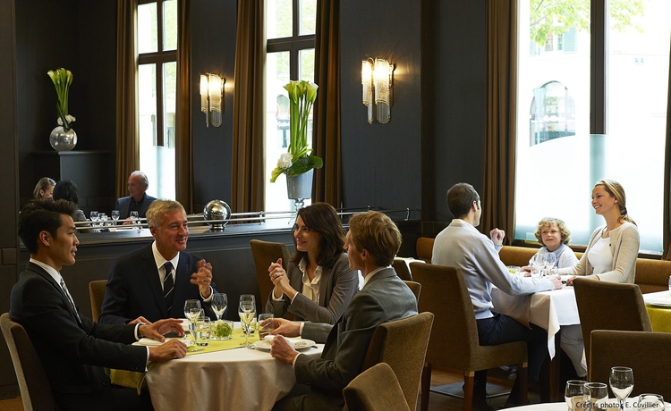 Imagen del bar/restaurante del Hotel Relais Spa Val D'europe. Foto 11