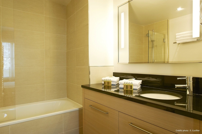 Imagen de la habitación del Hotel Relais Spa Val D'europe. Foto 14