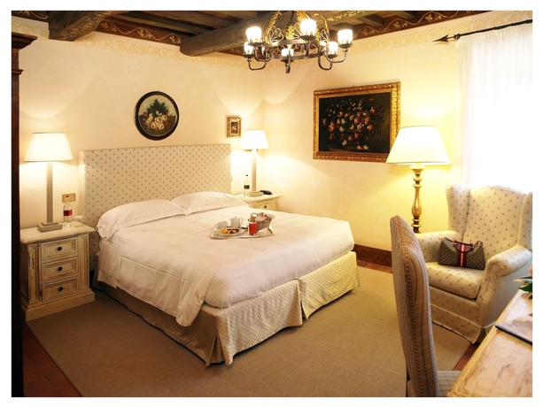 Imagen de la habitación del Hotel Relais Todini. Foto 7