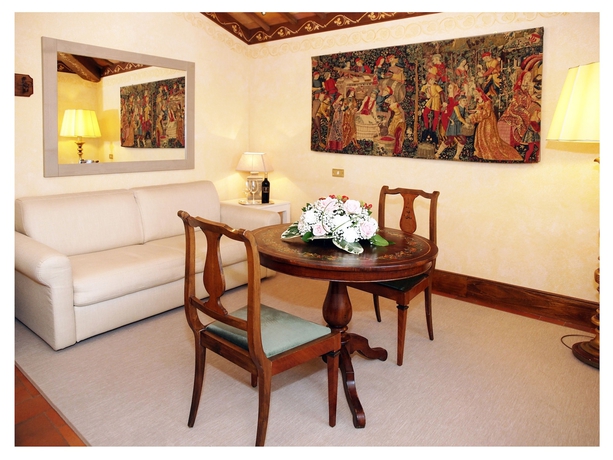 Imagen de la habitación del Hotel Relais Todini. Foto 17