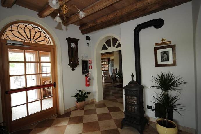 Imagen de los interiores del Hotel Relais Vecchio Maso. Foto 16