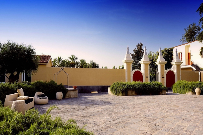 Imagen de los exteriores del Hotel Relais Villa Buonanno. Foto 10