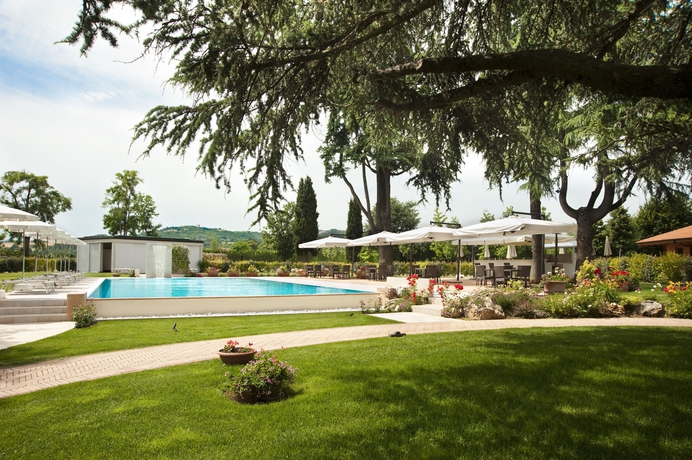 Imagen de la piscina del Hotel Relais Villa Valfiore. Foto 16