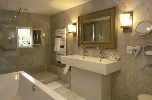 Imagen de la habitación del Hotel Relais & Châteaux Le Brittany & Spa. Foto 4