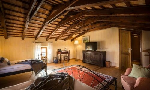 Imagen de la habitación del Hotel Relais & Chateaux Wine And Restaurant Menegh. Foto 7