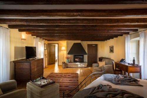 Imagen de la habitación del Hotel Relais & Chateaux Wine And Restaurant Menegh. Foto 8