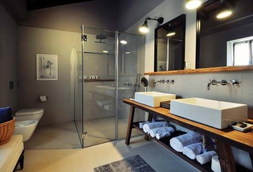 Imagen general del Hotel Relais & Chateaux Wine And Restaurant Menegh. Foto 3
