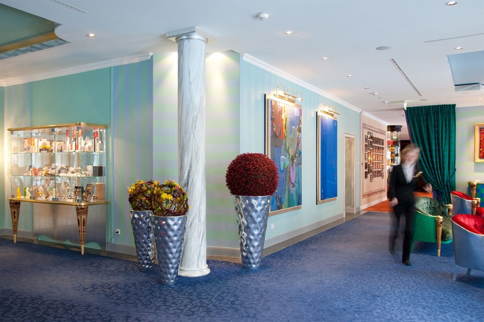 Imagen de los interiores del Hotel Relais and Châteaux Bülow Palais. Foto 14