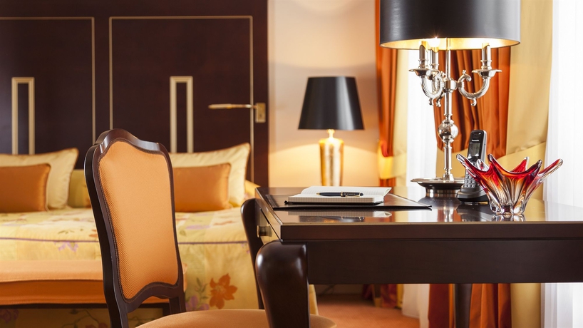 Imagen de la habitación del Hotel Relais and Châteaux Bülow Palais. Foto 9