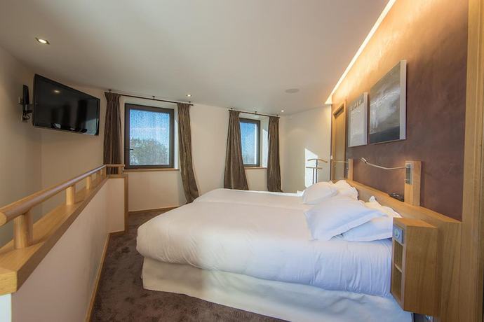 Imagen de la habitación del Hotel Relais and Ch&acirc;teaux Ch&acirc;teau des Avenieres. Foto 2