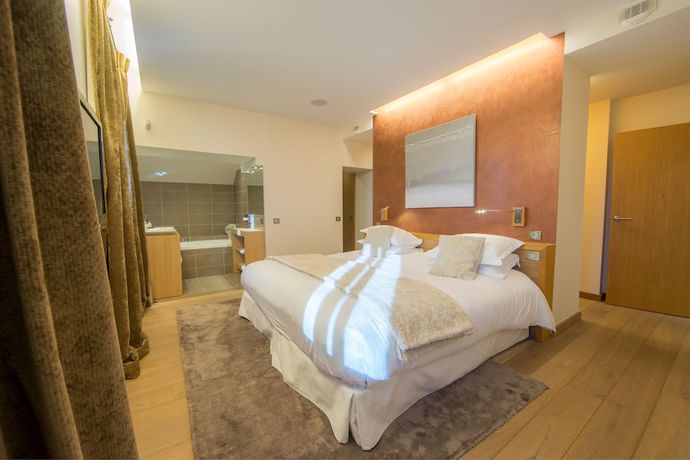 Imagen de la habitación del Hotel Relais and Ch&acirc;teaux Ch&acirc;teau des Avenieres. Foto 5