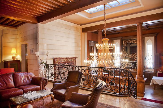 Imagen de los interiores del Hotel Relais and Ch&acirc;teaux Ch&acirc;teau des Avenieres. Foto 20