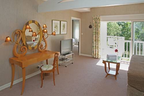 Imagen de la habitación del Hotel Relais and Châteaux La Réserve. Foto 7