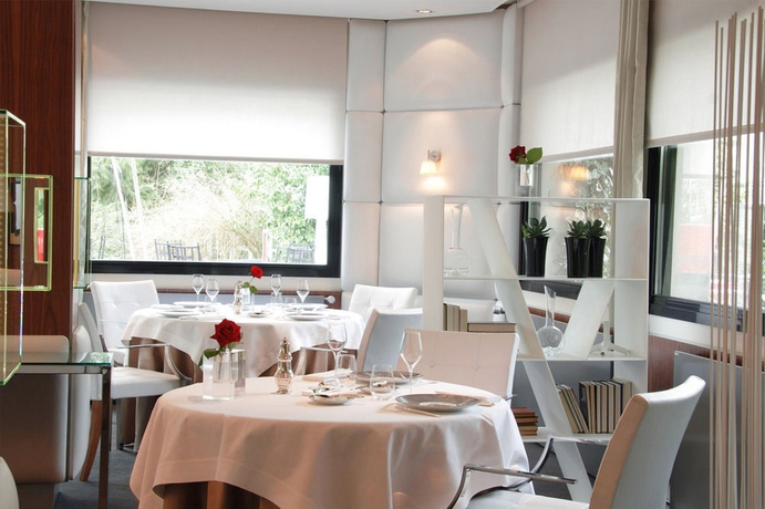 Imagen del bar/restaurante del Hotel Relais and Ch&acirc;teaux L'assiette Champenoise. Foto 4