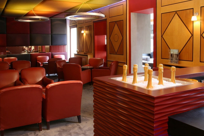 Imagen de los interiores del Hotel Relais and Ch&acirc;teaux L'assiette Champenoise. Foto 14