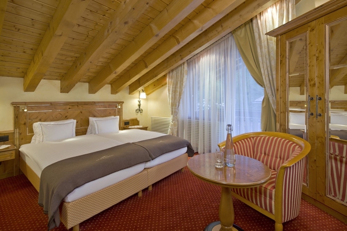 Imagen de la habitación del Hotel Relais and Chateaux Schönegg. Foto 8