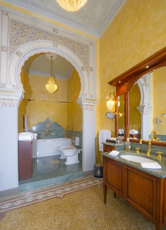 Imagen de la habitación del Hotel Relais and Chateaux Villa Crespi. Foto 6