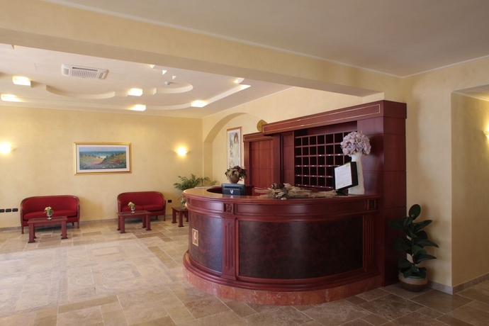 Imagen de los interiores del Hotel Relais dei Normanni. Foto 15