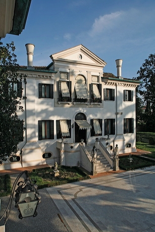 Imagen general del Hotel Relais et Ch&acirc;teaux Villa Franceschi. Foto 7