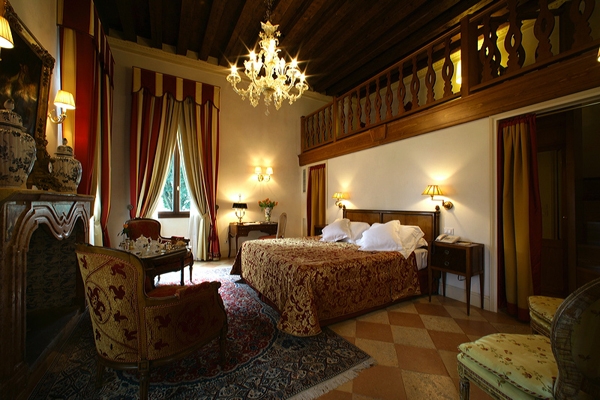 Imagen de la habitación del Hotel Relais et Ch&acirc;teaux Villa Franceschi. Foto 8