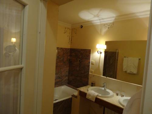 Imagen de la habitación del Hotel Relais et Chateaux La Bonne Étape. Foto 7