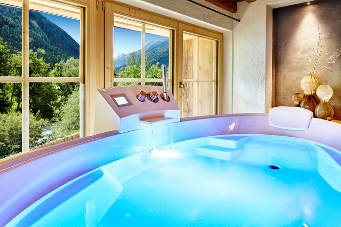 Imagen de la piscina del Hotel Relais&Châteaux Spa-Hotel Jagdhof. Foto 13