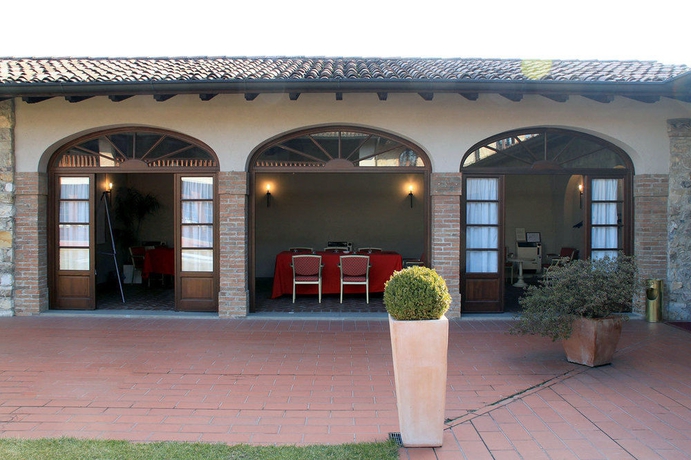 Imagen de los exteriores del Hotel Relaisfranciacorta. Foto 5