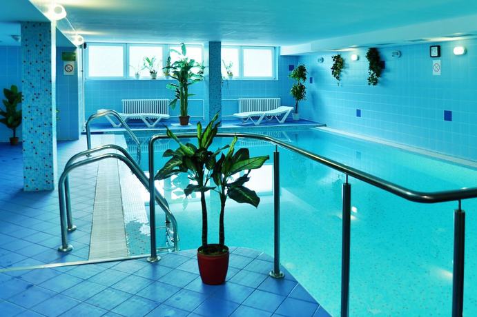 Imagen de la piscina del Hotel Relax Avena. Foto 19